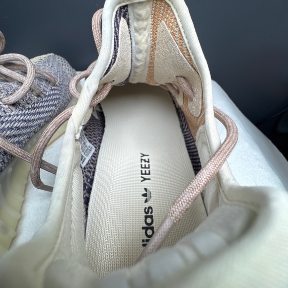Yeezy Boost 350 V2 'Ash Pearl' – Size 11M - Picture 3 of 3